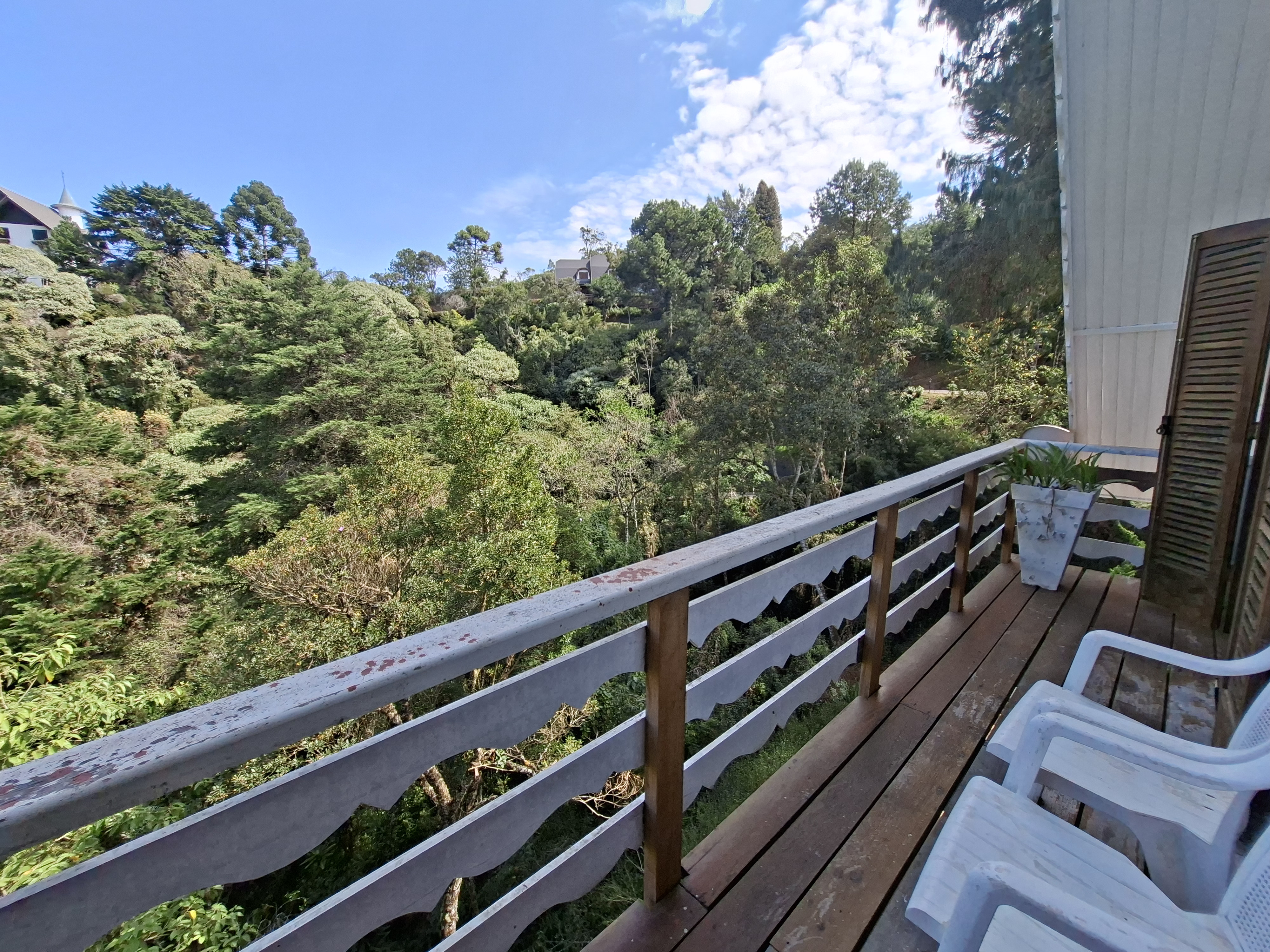 Casa para locação com 3 dormitórios no Morro do Elefante em Campos do Jordão/SP.