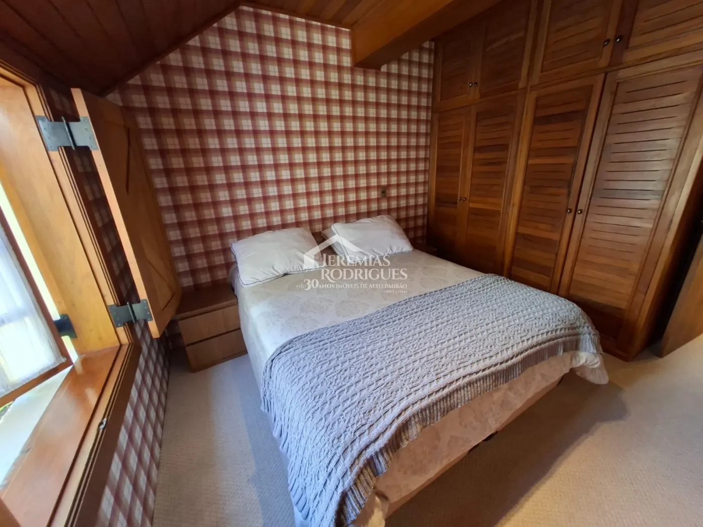 Apartamento à venda com 4 suítes, 171 m² no Edifício Cottage em Campos do Jordão/SP