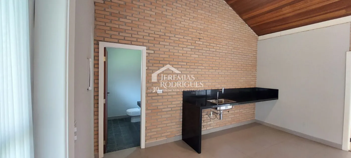 Casa com 3 dormitórios no Bairro Capivari - Campos do Jordão/SP