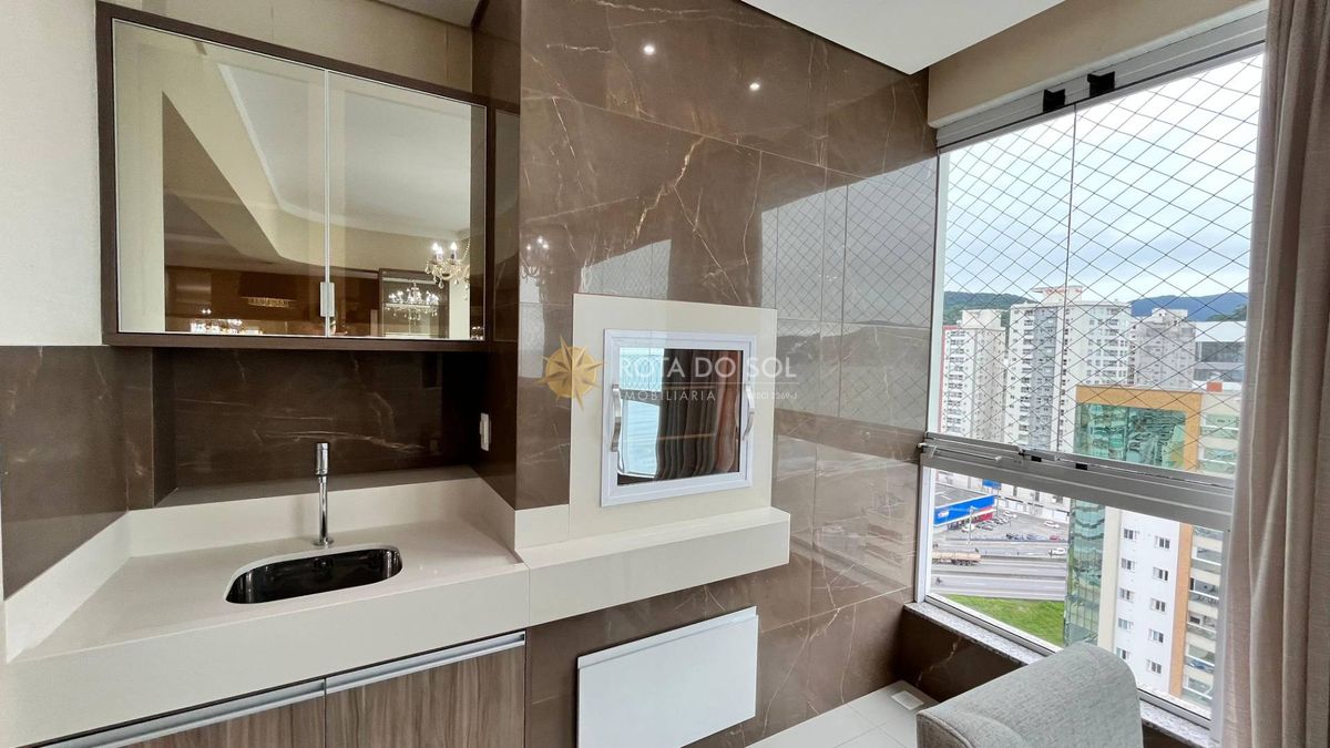Magic Tower Apartamento 4 Suítes na Meia Praia — foto 8