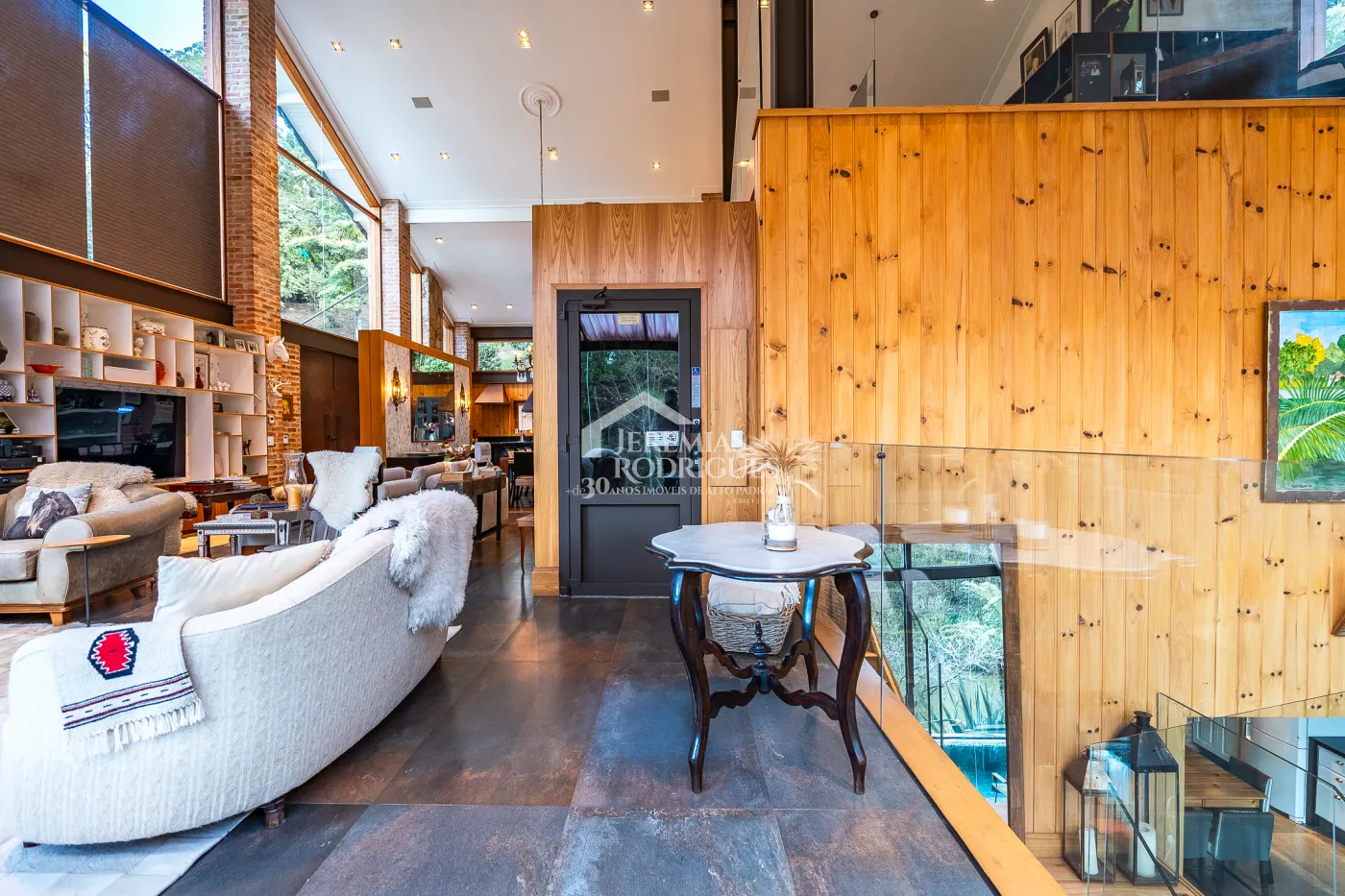 Casa com 7 suítes, 770 m² - Pedra do Fogo - Campos do Jordão/SP.