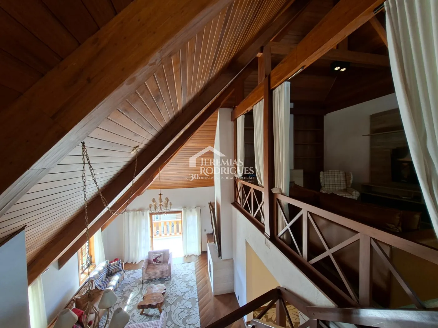 Apartamento à venda com 4 suítes, 171 m² no Edifício Cottage em Campos do Jordão/SP