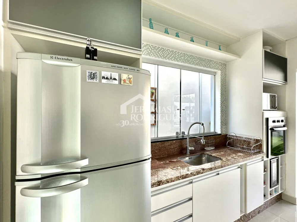 Casa mobiliada para locação no Condomínio Campos do Conde I em Tremembé/SP. 