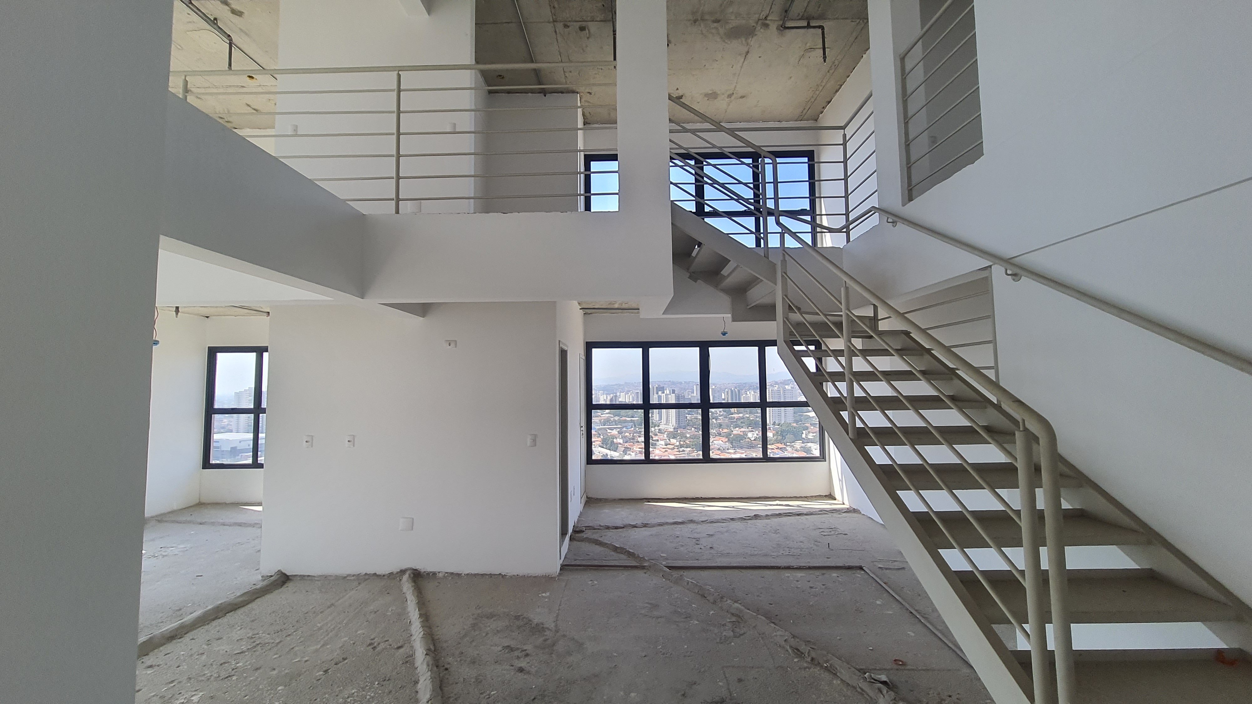 Sala comercial duplex à venda, 144 m² no Edifício The One Office Tower em Taubaté/SP.