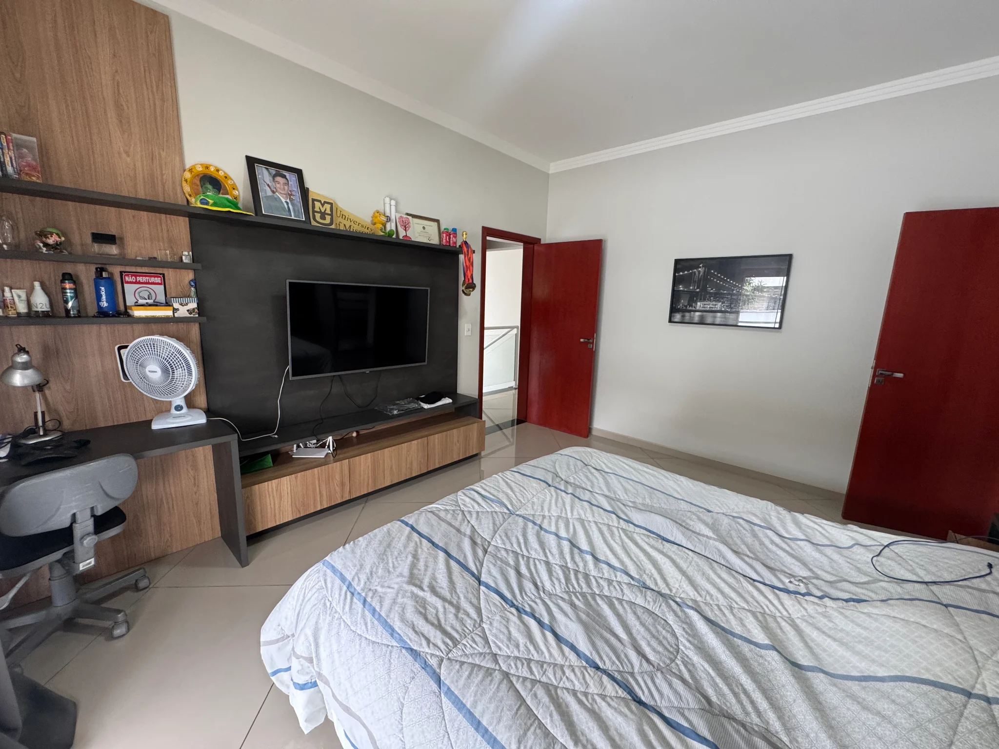 Casa à venda com 3 suítes no Condomínio Reserva dos Lagos em Pindamonhangaba/SP. 