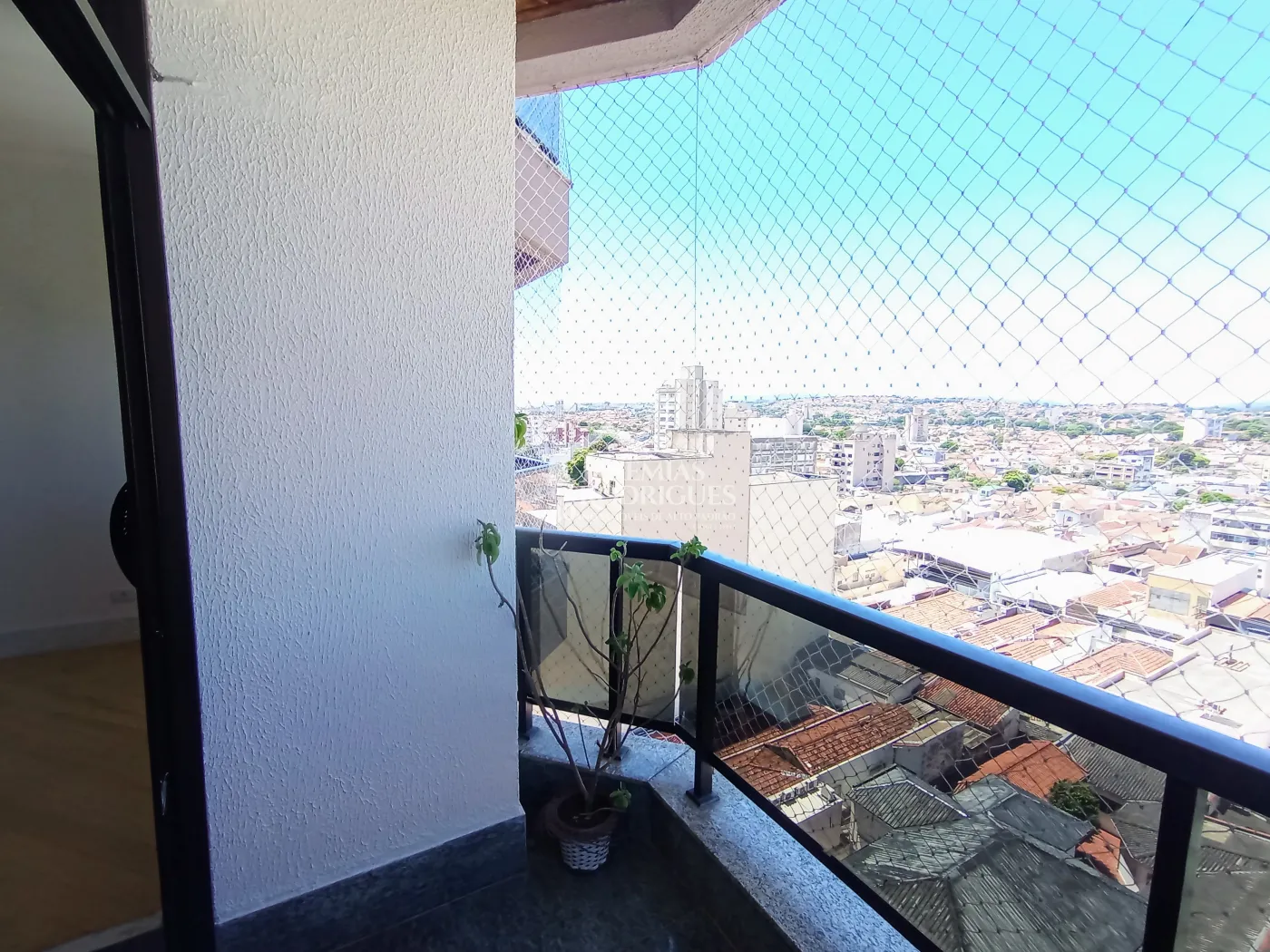 Apartamento para venda com 2 suítes no Edifício Rosa Abirached em Taubaté/SP