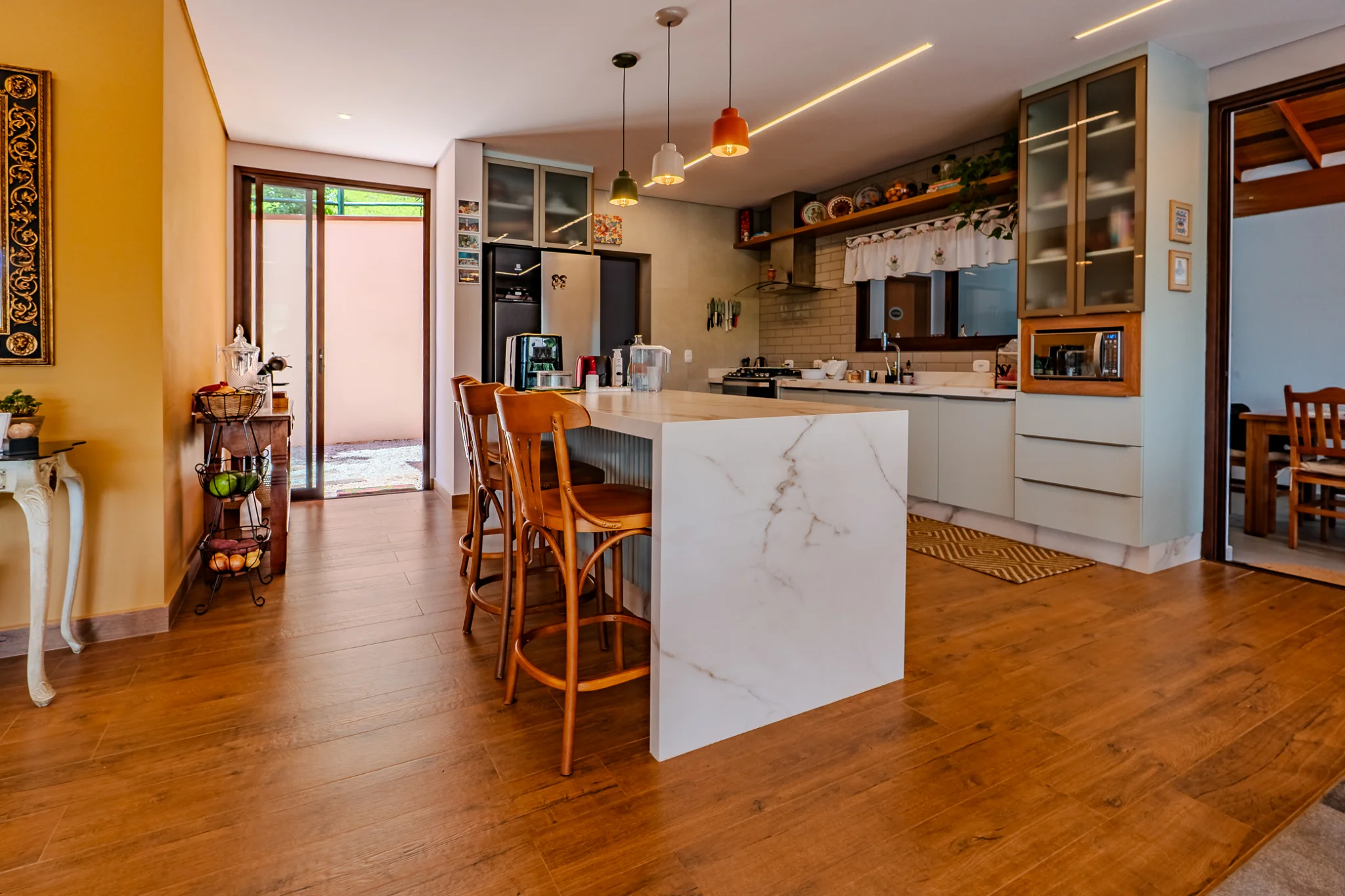 Casa à venda com 3 suítes no Condomínio Parque da Mantiqueira em Santo Antônio do Pinhal/SP. 