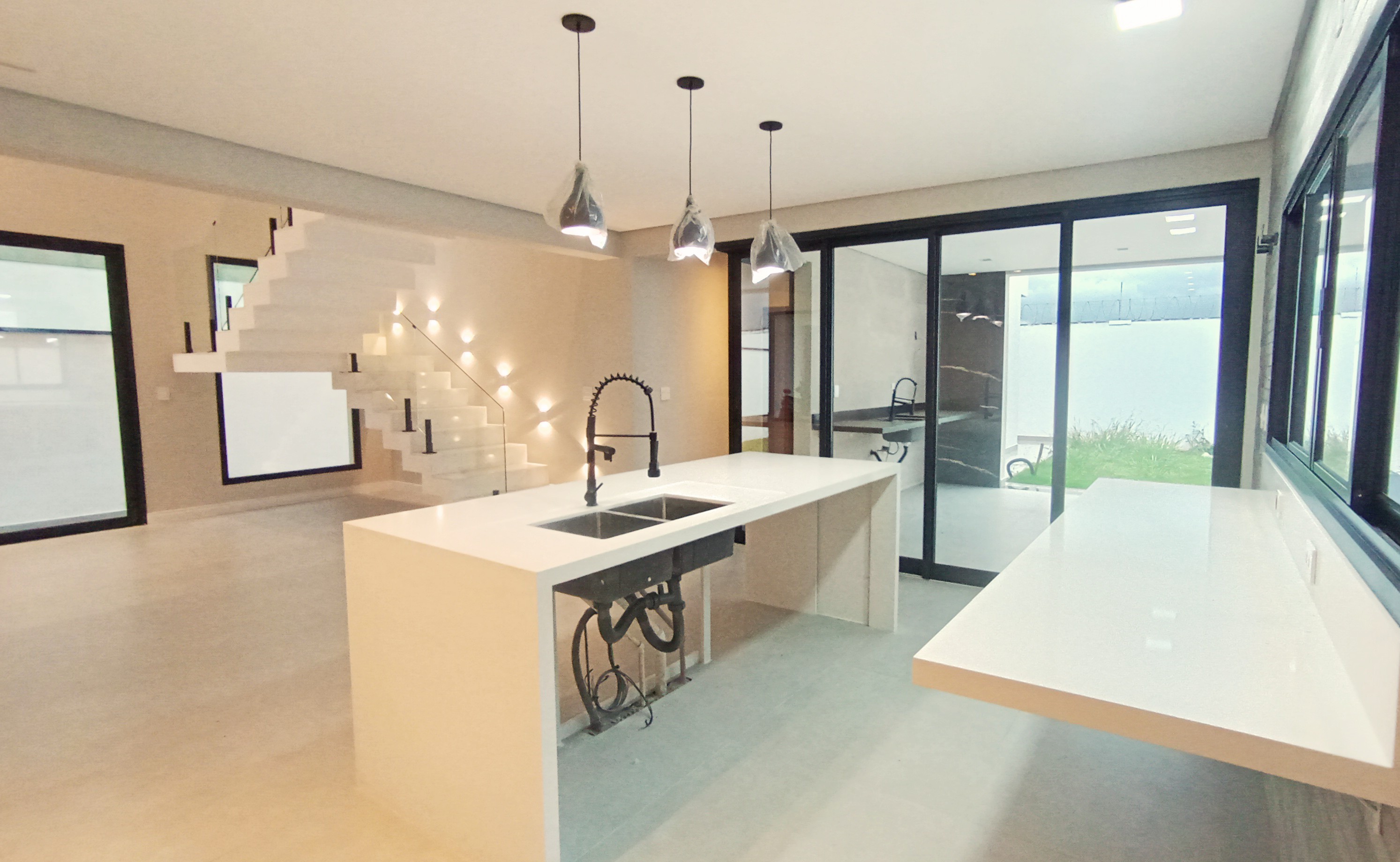 Casa à venda com 4 suítes no Condomínio Green Park em Taubaté/SP. 