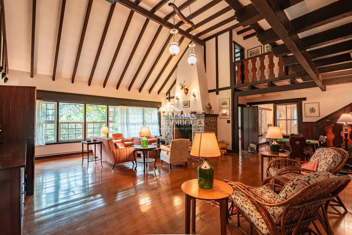 Casa com 9 dormitórios, 694 m² - Condomínio Reserva Figueiredo - Campos do Jordão/SP