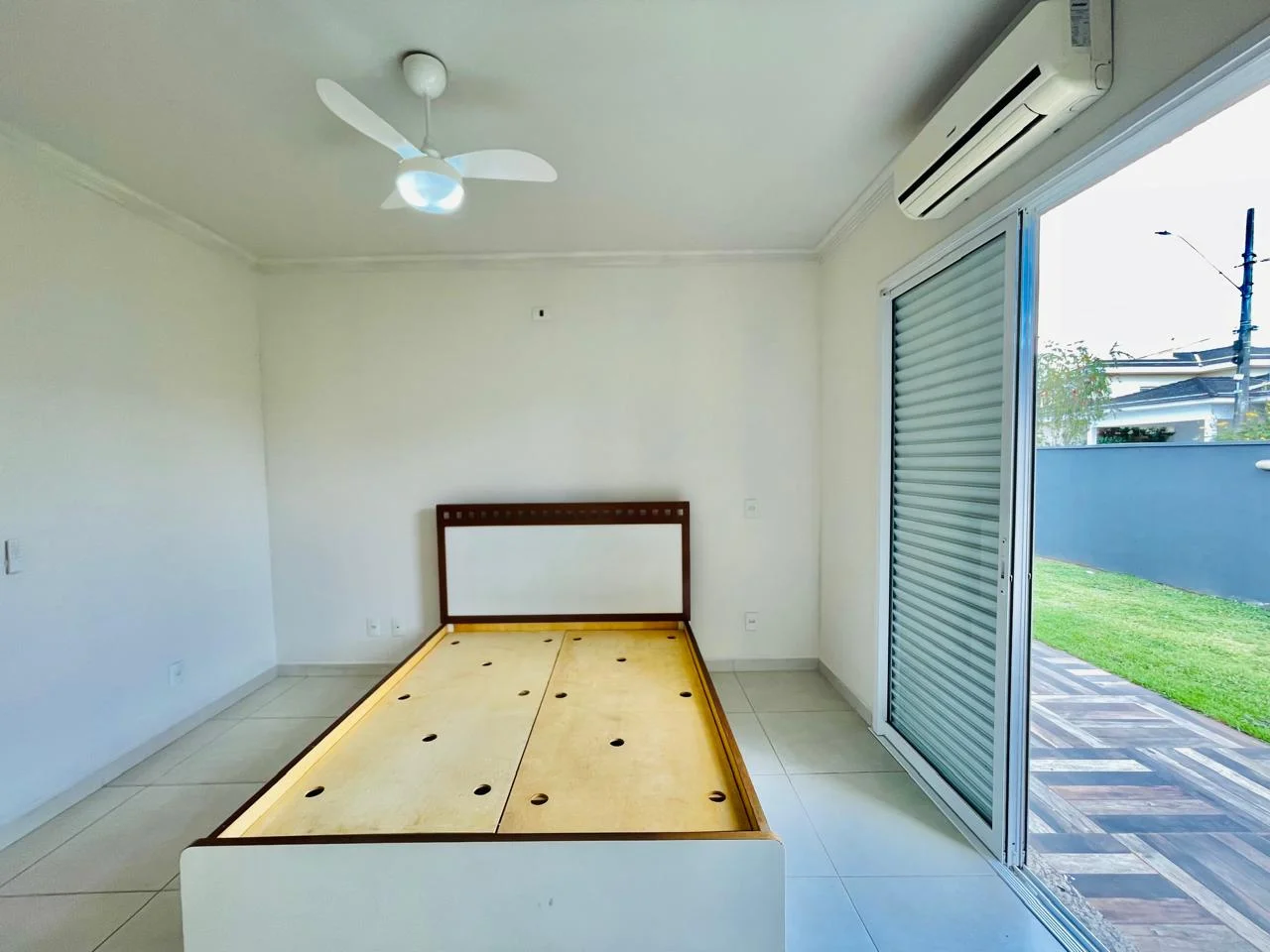 Casa para locação e venda no Condomínio Real Ville em Pindamonhangaba/SP.