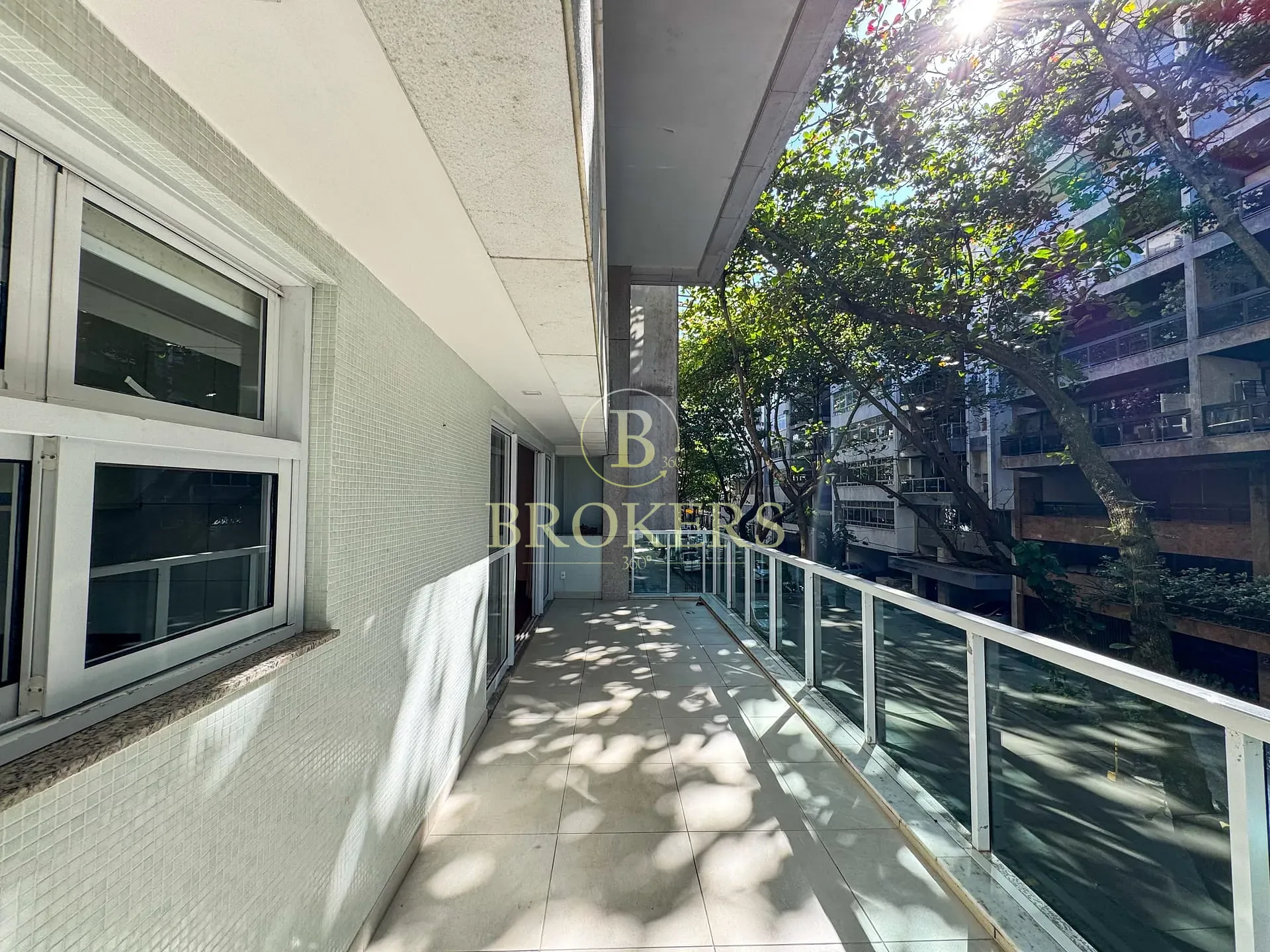 Apartamento à venda, Rua José Linhares - Leblon. Quadra mar, varanda, 3 quartos (2 suítes), área ex — foto 4