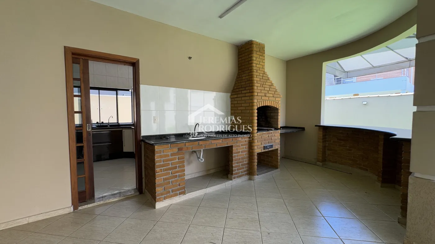 Casa para venda e locação com 4 dormitórios no Condomínio Real Ville I em Pindamonhangaba/SP.