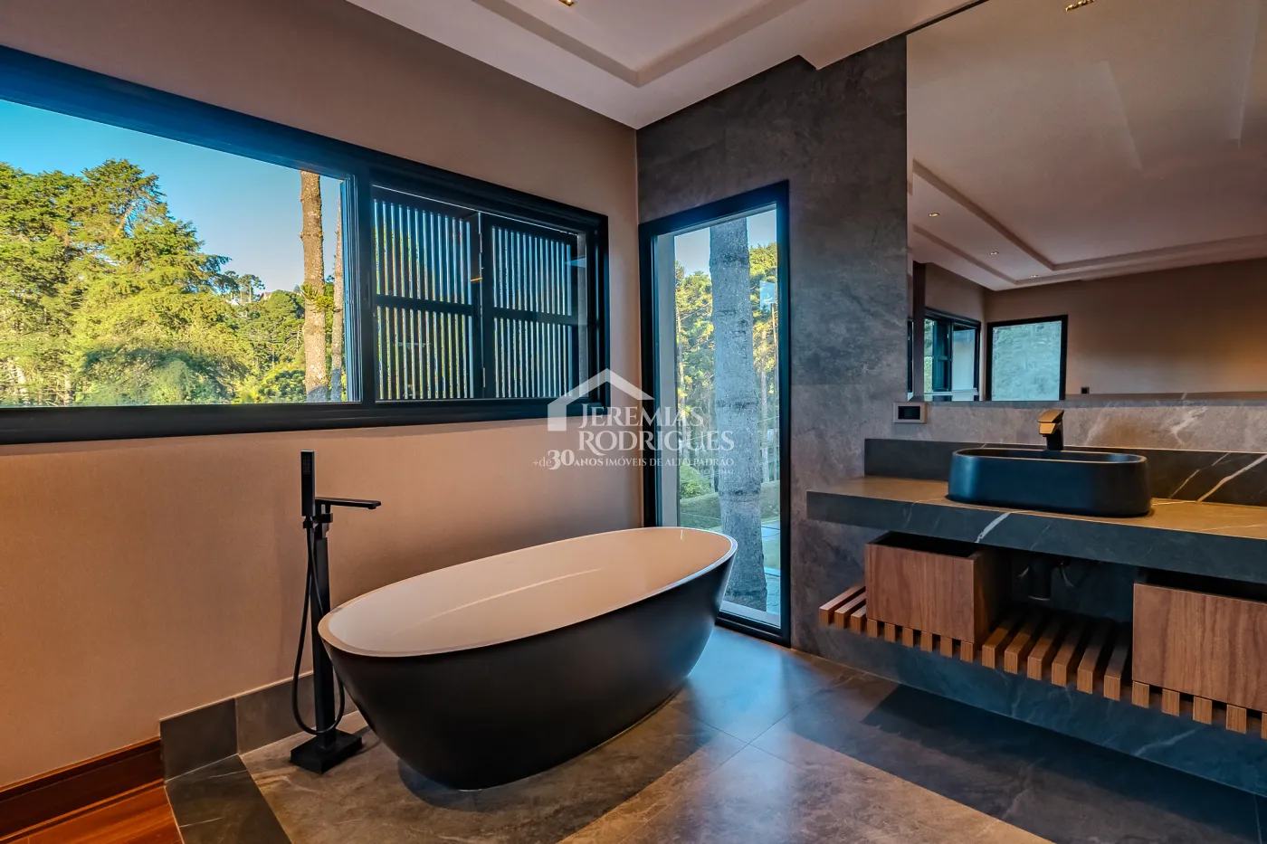 Casa de 2727 m² à venda por R$ 15.000.000,00 - Campos do Jordão/SP