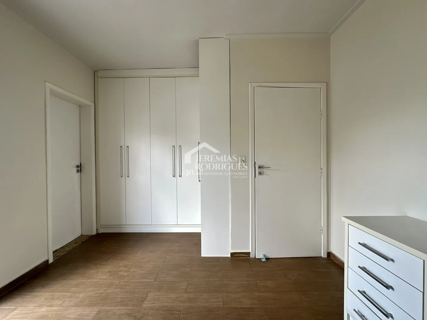 Casa para venda e locação com 4 suítes no Condomínio Campos do Conde II em Tremembé/SP