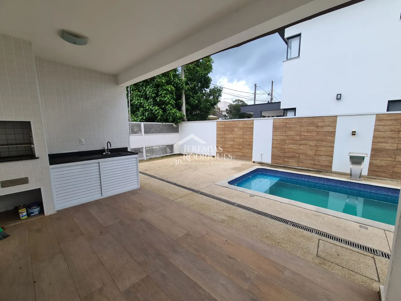 Casa com 3 dormitórios, 235 m² - Condomínio Campos do Conde I - Tremembé/SP.