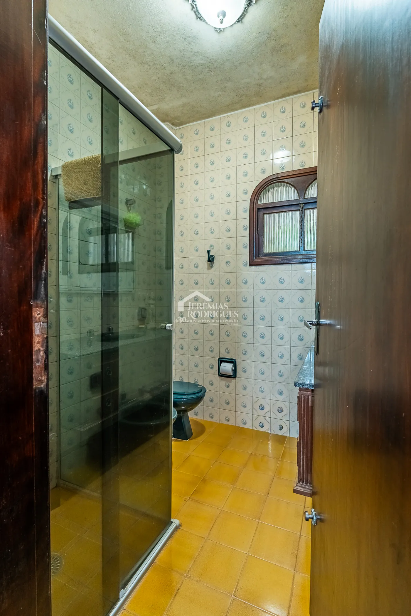 Casa com 7 dormitórios, 924 m² - Recanto das Araucárias - Campos do Jordão/SP