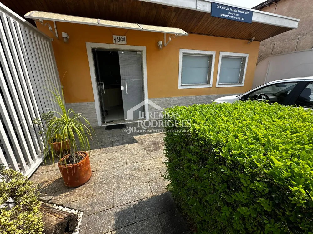 Casa à venda com 6 dormitórios no bairro Jardim das Nações em Taubaté/SP.