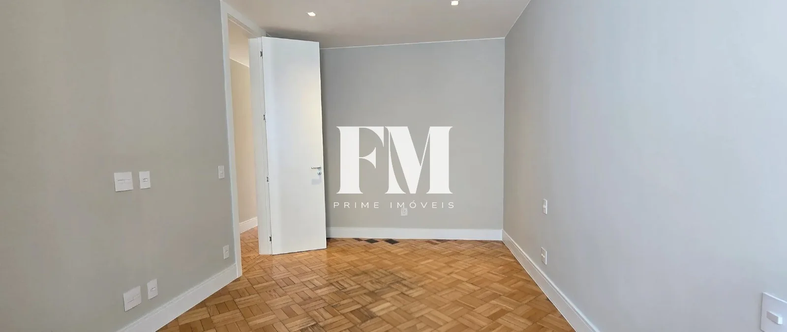 Cobertura linear, toda modernizada à venda no Leblon, São 460m², 4 suítes, vista indevassável! - foto 31