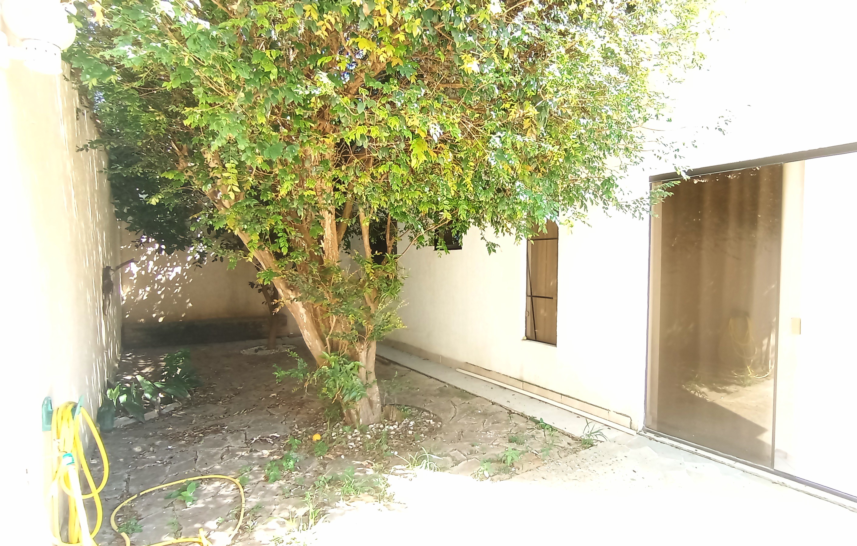 Casa à venda com 4 suítes no Condomínio Real Ville em Pindamonhangaba/SP. 