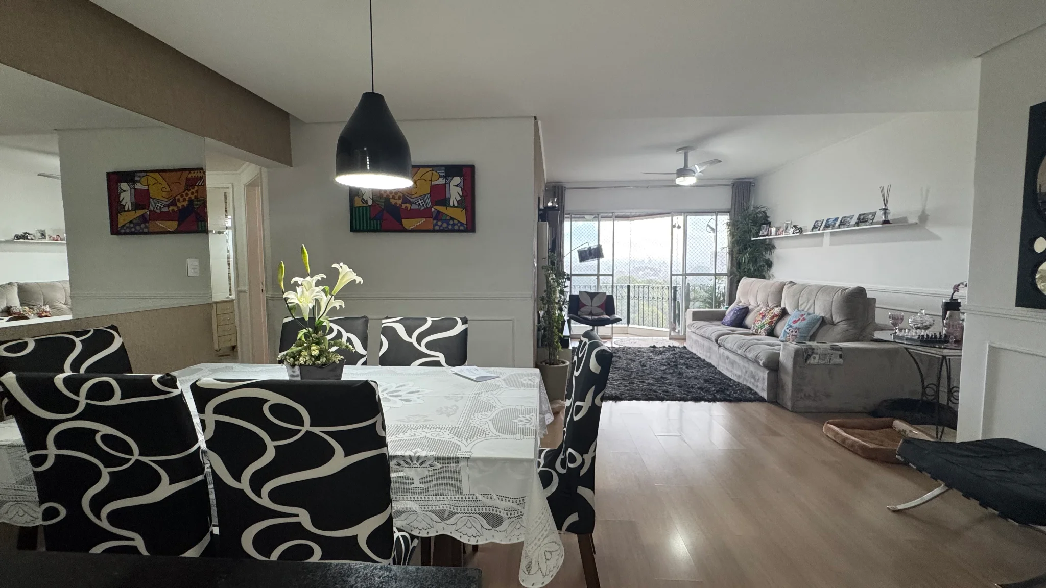 Apartamento à venda no Edifício Serra da Mantiqueira em Pindamonhangaba/SP. 