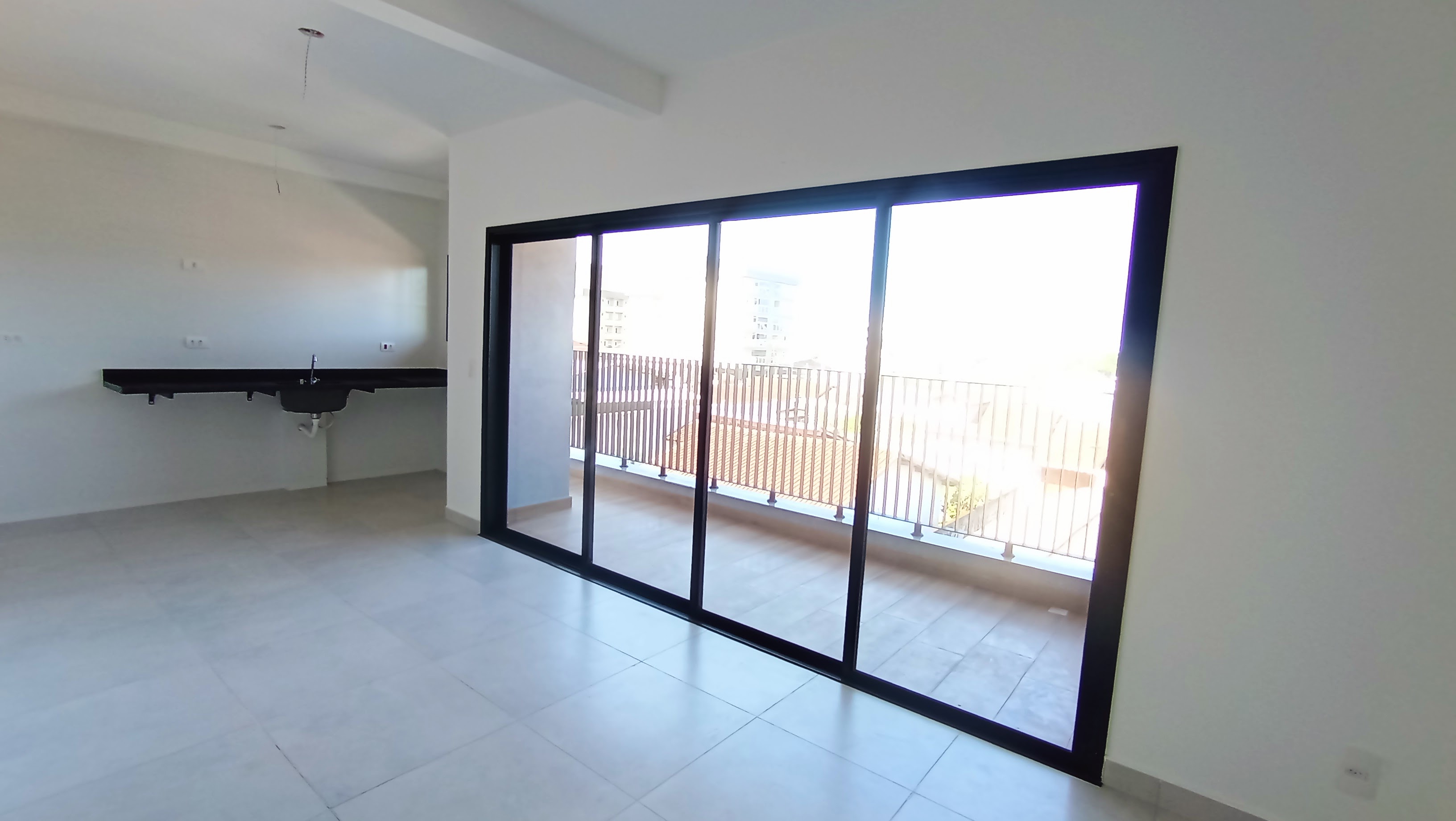 Apartamento à venda com 3 suítes, 124 m² no Edifício Residencial Apoema em Ubatuba/SP.