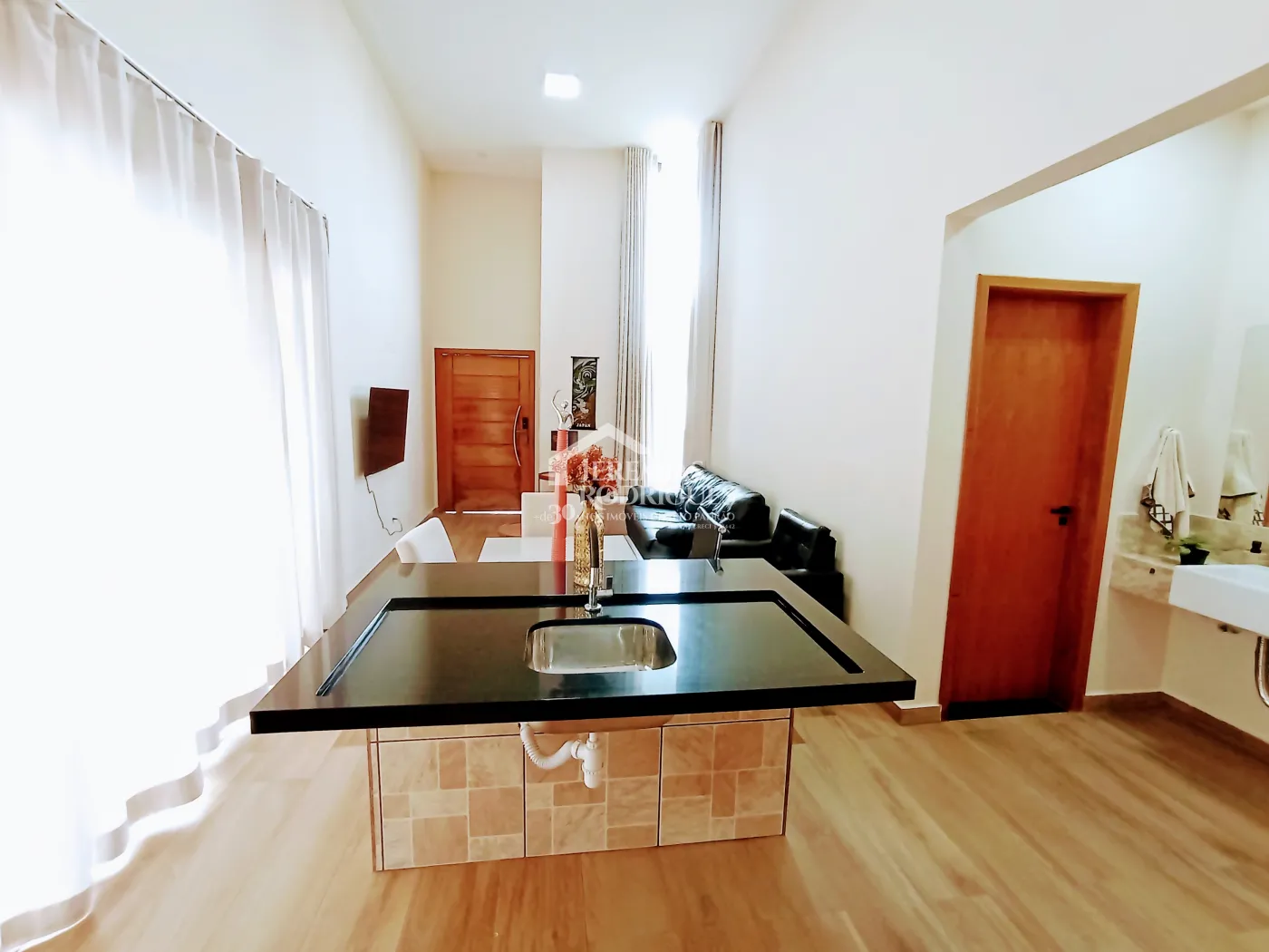 Casa para venda com 2 dormitórios no Residencial Charles Schineider em Taubaté/SP