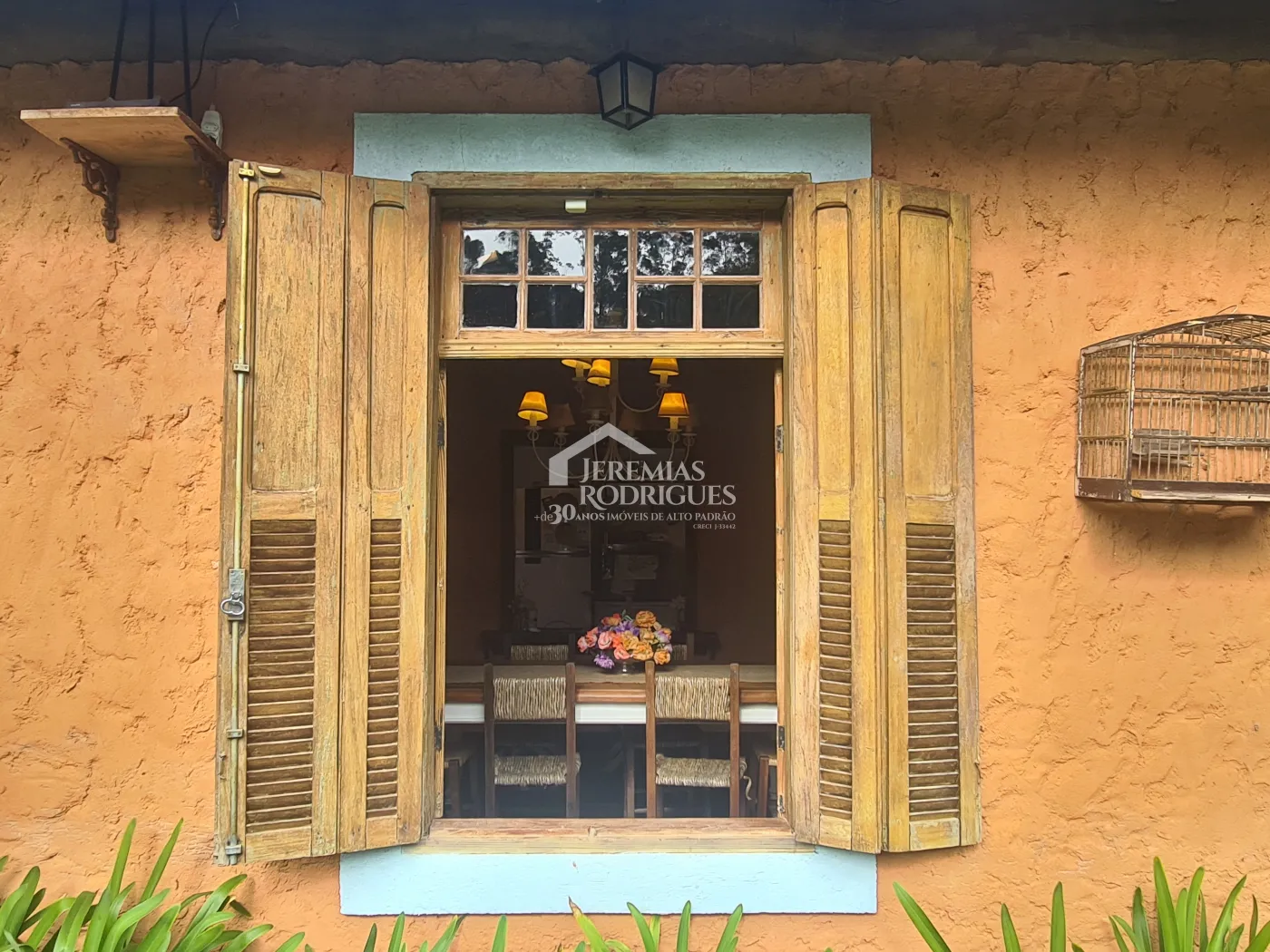 Chácara à venda com 400 m² no bairro Santa Cruz em Santo Antônio do Pinhal/SP.