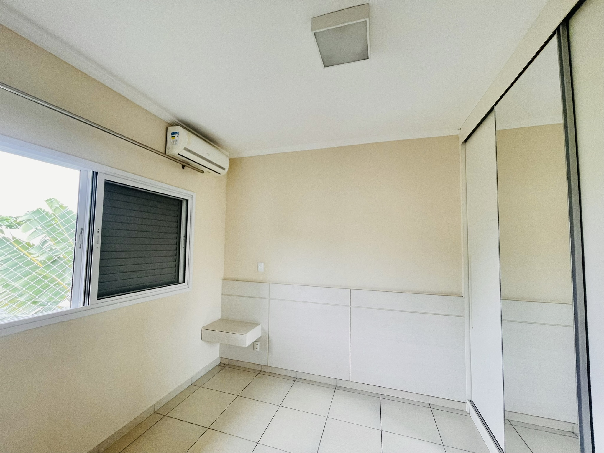 Casa para locação com 4 dormitórios no Condomínio Campos do Conde II em Tremembé/SP.