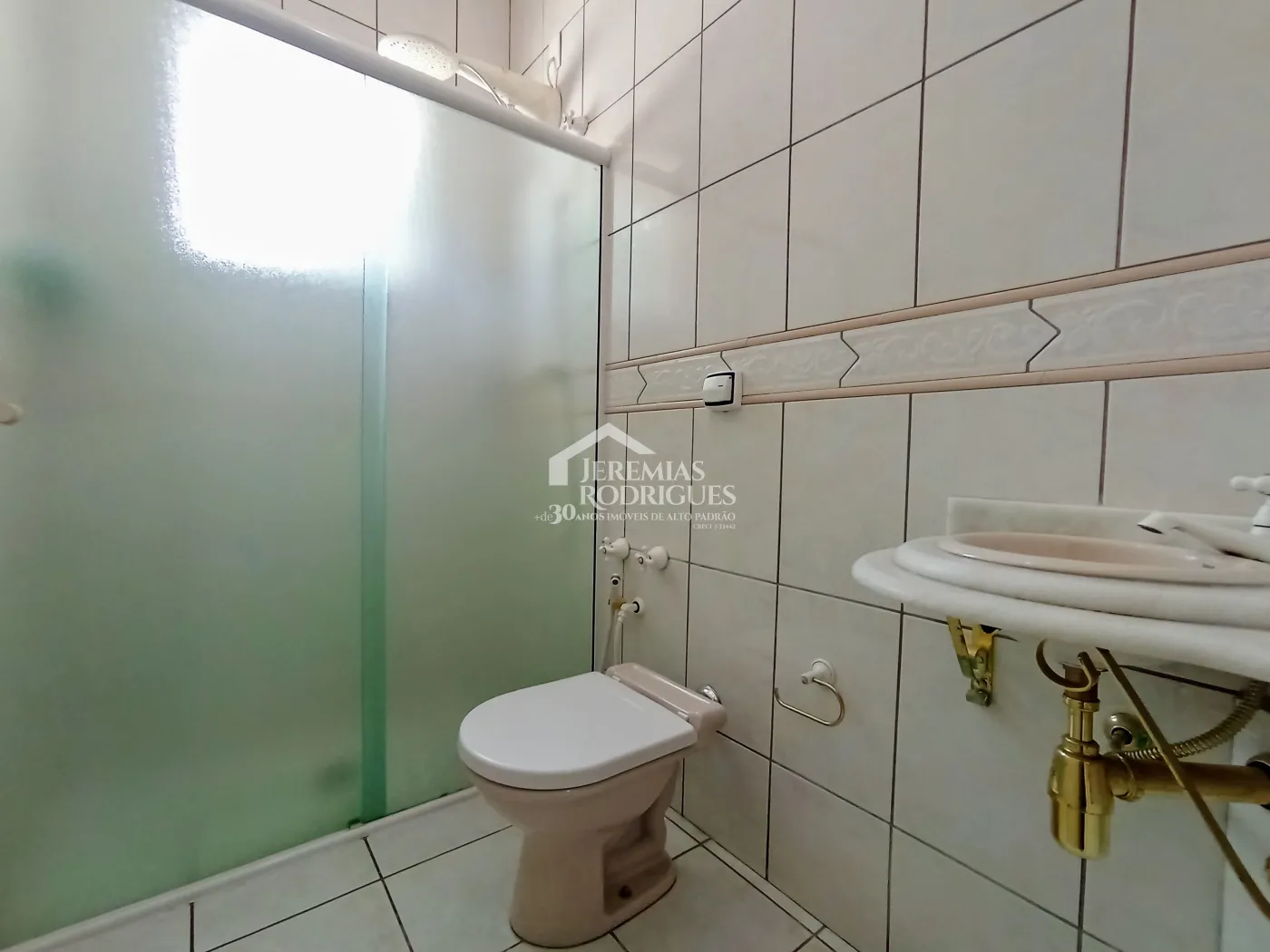 Casa para locação com 4 dormitórios no Condomínio Taubaté Village em Taubaté/SP.