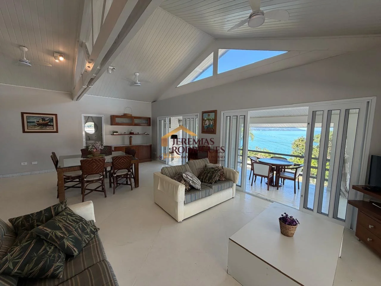 Casa à venda no Condomínio Santa Rita em Ubatuba/SP.