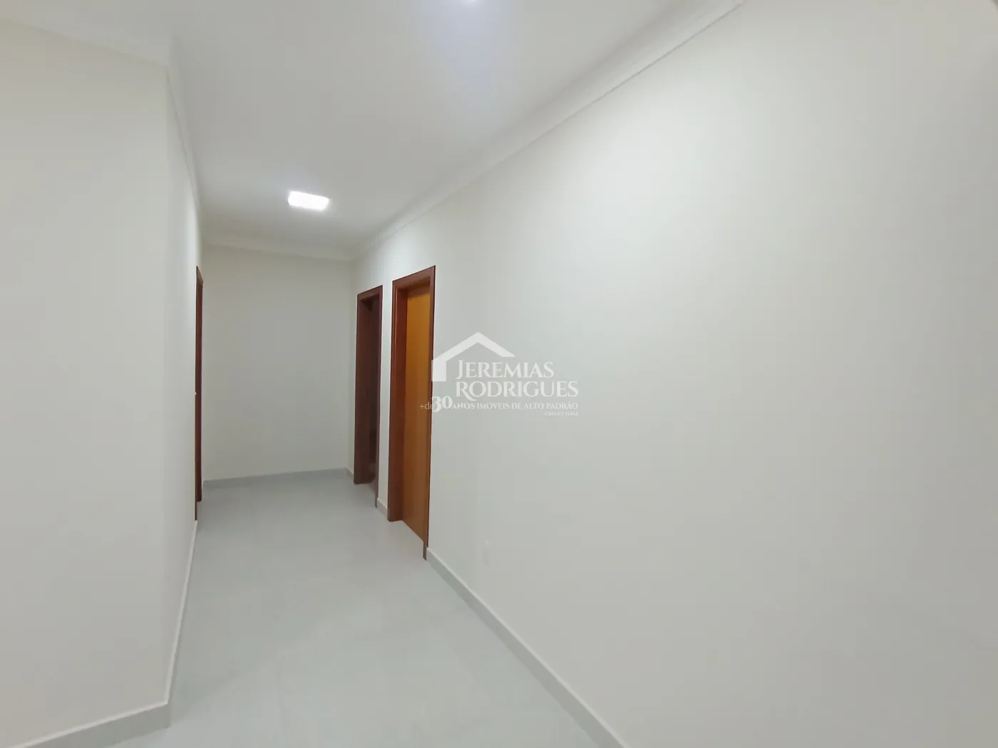 Casa à venda com 4 dormitórios no Condomínio Chácaras Cataguá em Taubaté/SP