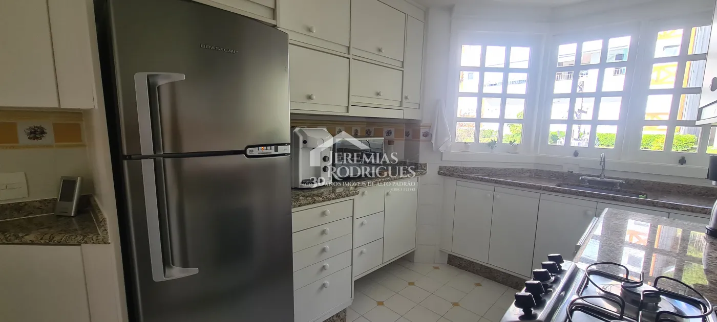 Apartamento à venda com 4 suítes no Edifício Evergreen em Campos do Jordão/SP