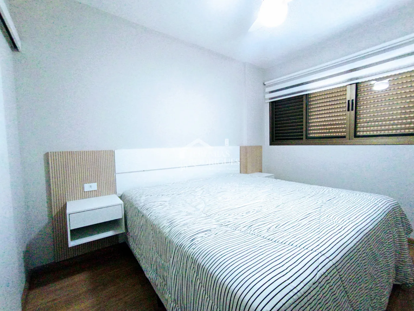 Apartamento duplex à venda com 3 dormitórios no Edifício Residencial Jabuticabeiras em Taubaté/SP