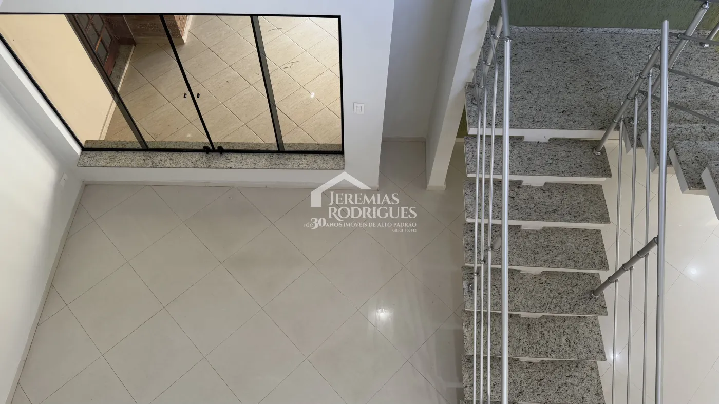 Casa para venda e locação com 4 dormitórios no Condomínio Real Ville I em Pindamonhangaba/SP.