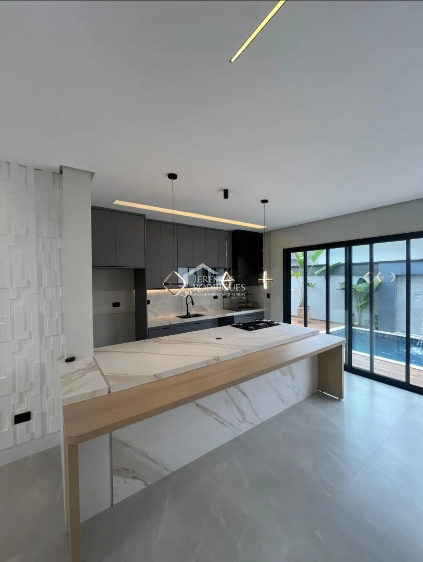 Sobrado com 4 suítes, 300 m² - Condomínio Ouro Ville - Taubaté/SP.