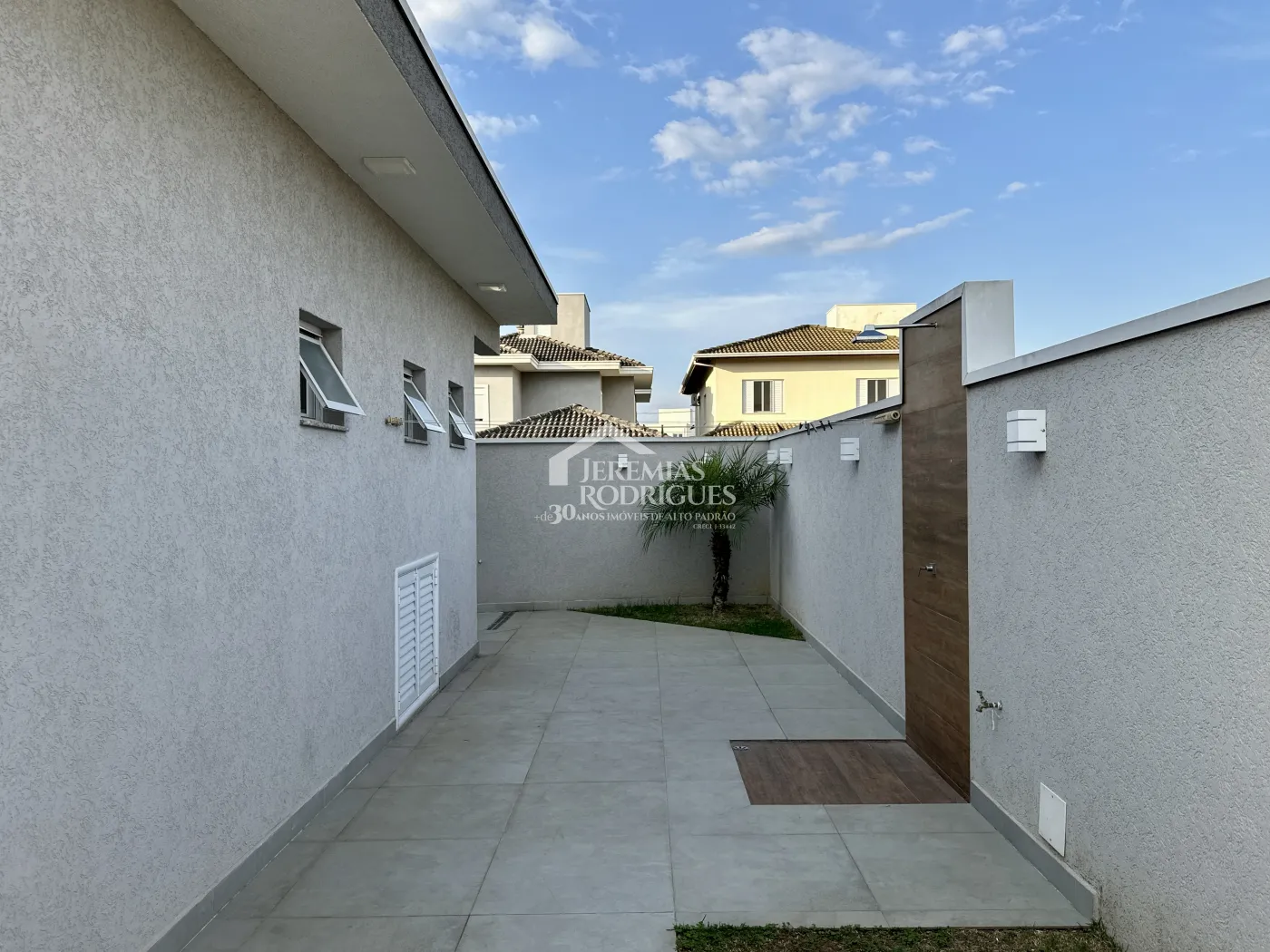 Casa com 3 dormitórios, 169,20 m² - Condomínio Ouro Ville - Taubaté/SP.