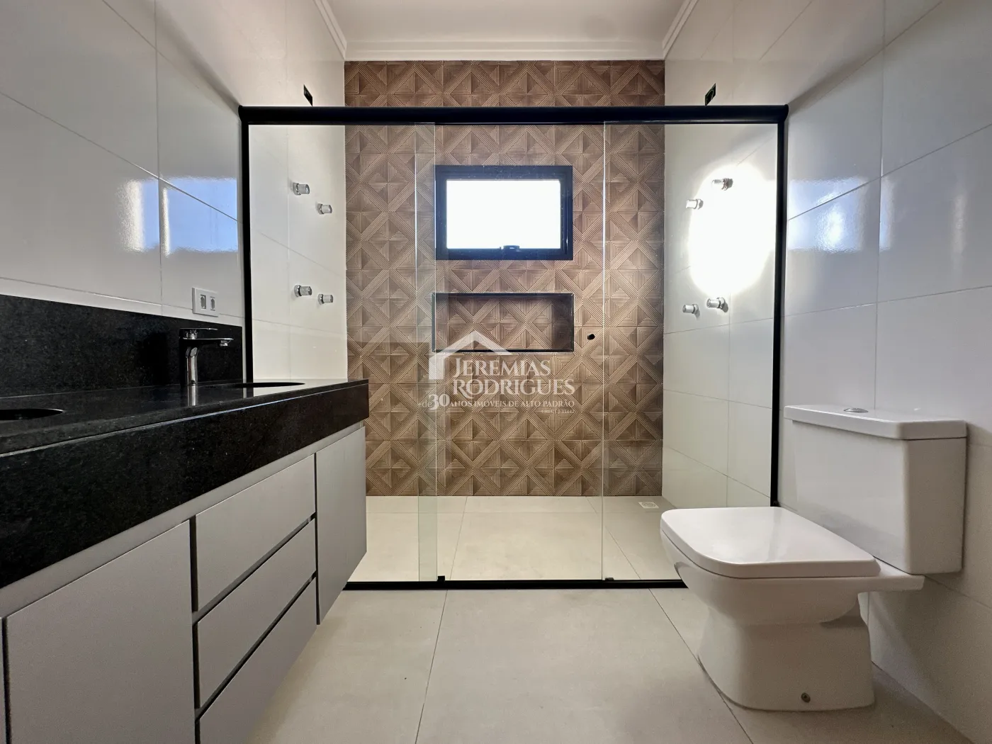 Casa para locação com 3 dormitórios no Condomínio Parque das Araucárias em Tremembé/SP