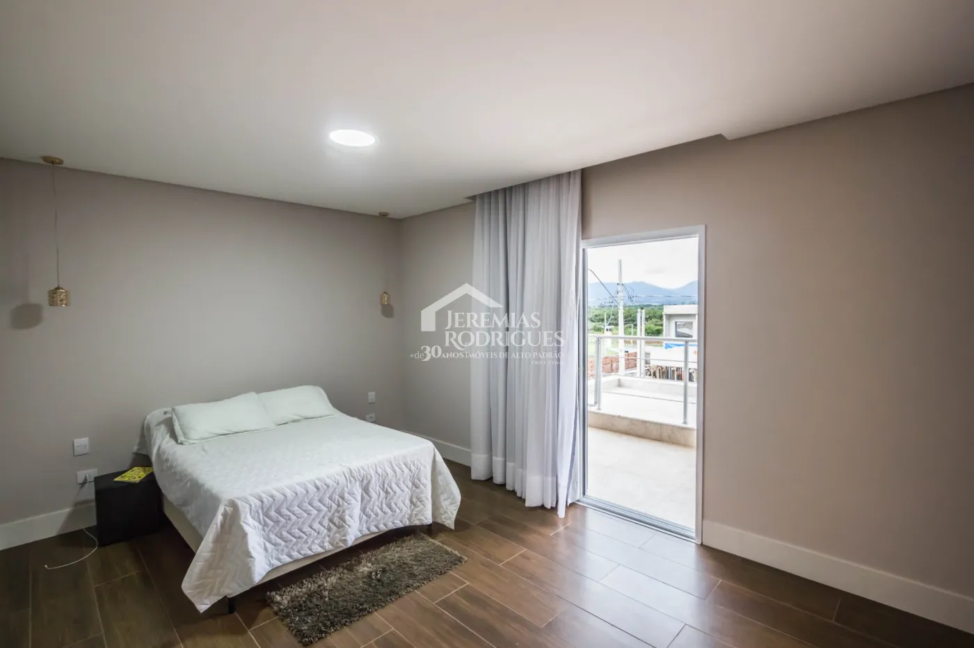 Casa com 368 m² - Condomínio Morada do Visconde - Tremembé/SP