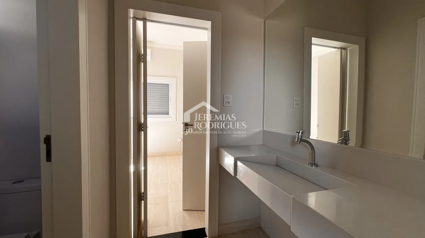 Casa à venda com 3 dormitórios no Condomínio Campos do Conde II em Tremembé/SP.