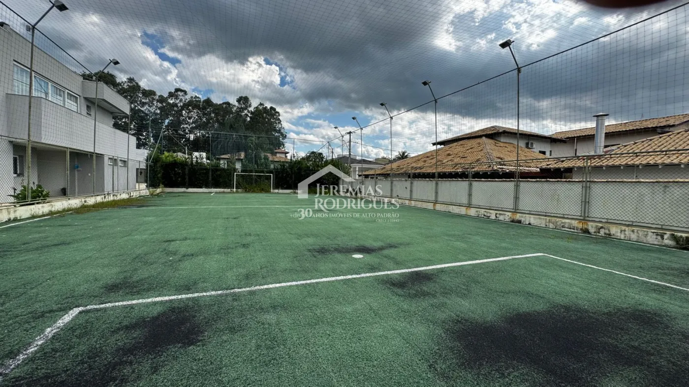Terreno à venda no Condomínio Colonial Village I em Pindamonhangaba/SP.