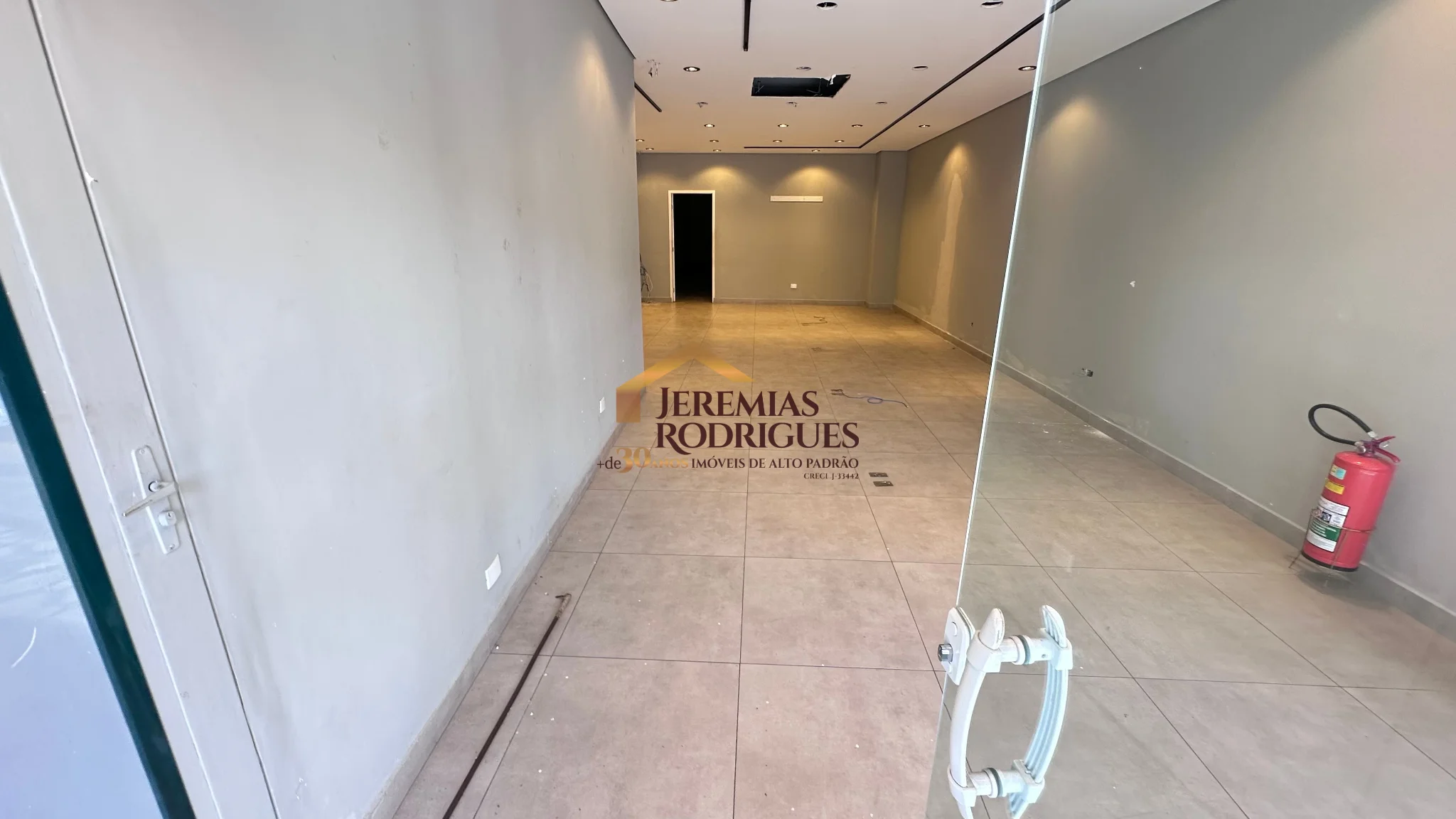Ponto comercial para locação no Centro em Pindamonhangaba/SP. — foto 4
