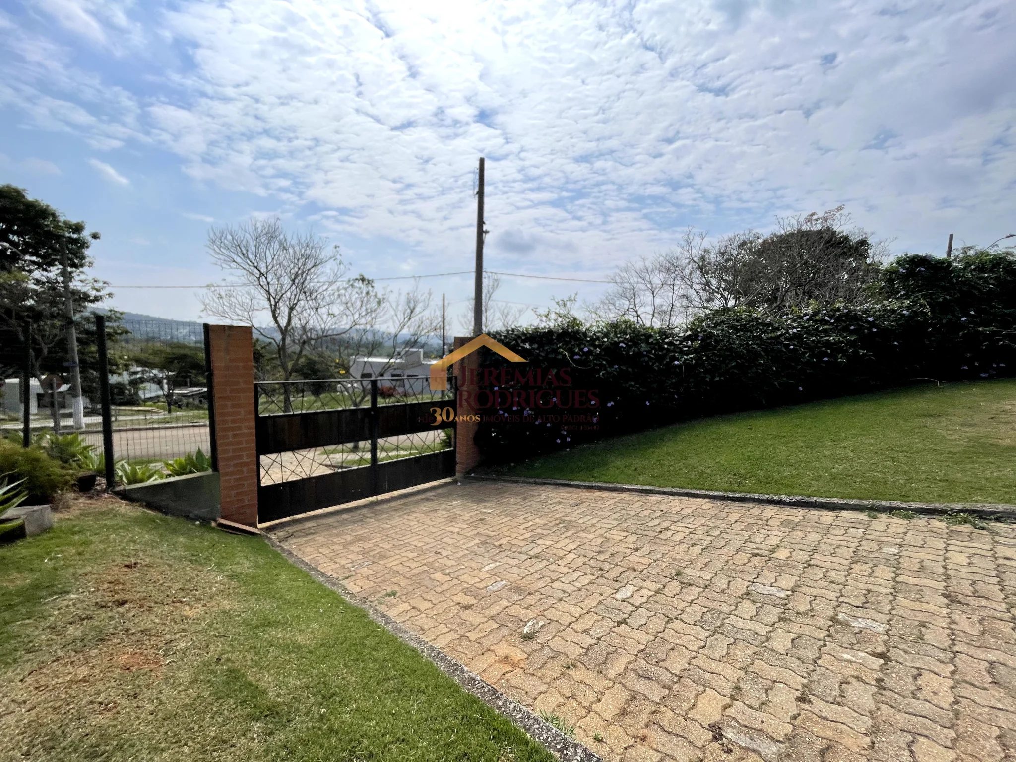 Casa à venda no  Residencial Reserva Altos do Cataguá em Taubaté/SP.