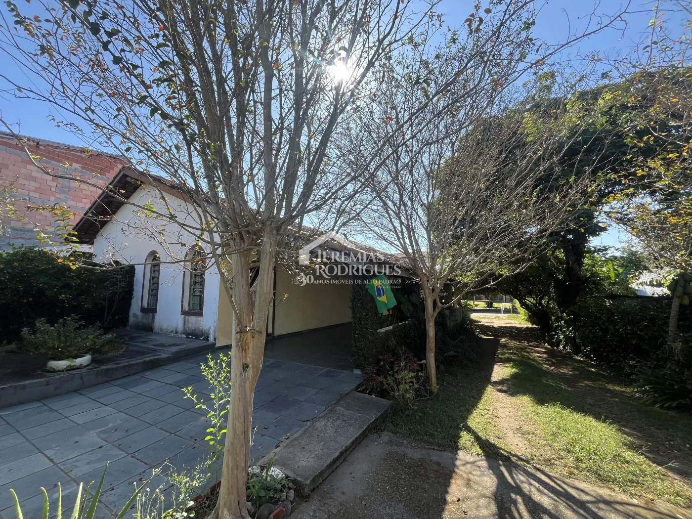 Terreno com 1.800 m² no bairro Campo Alegre em Pindamonhangaba/SP.