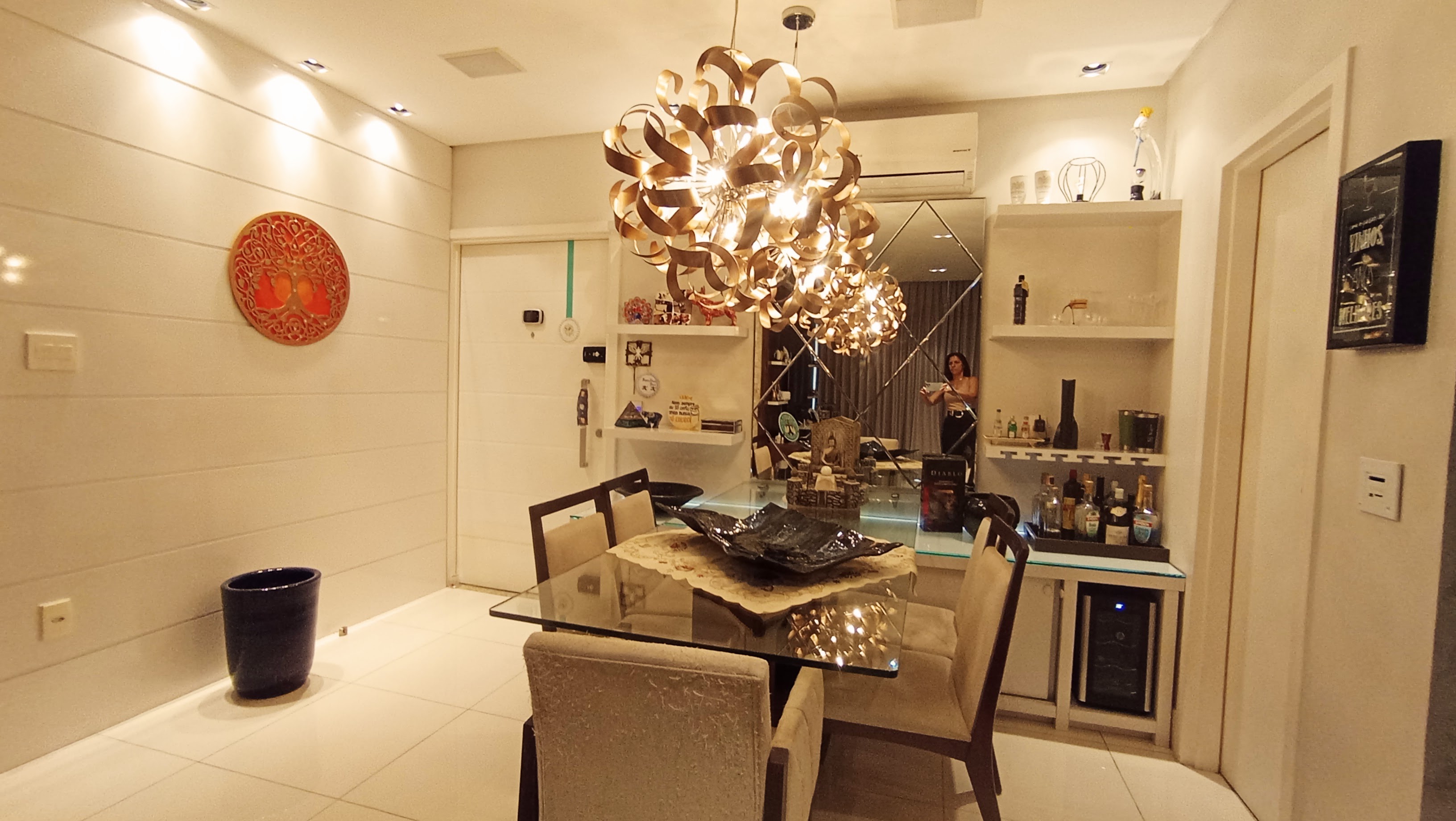 Apartamento à venda com 3 suítes no Condomínio Renaissance em Taubaté/SP.