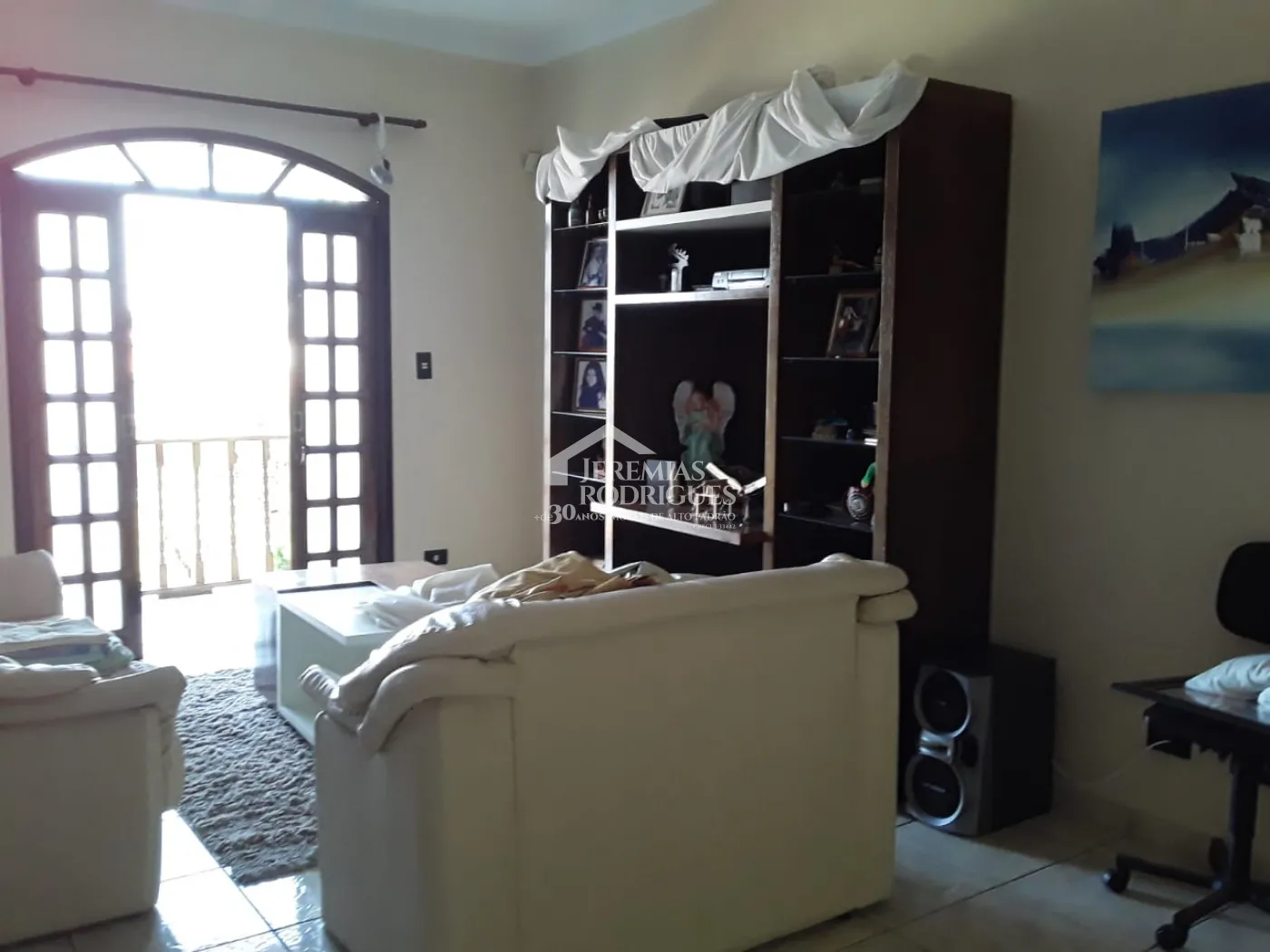 Casa sobradada à venda com 3 dormitórios no bairro Jardim Morumby em Taubaté/SP