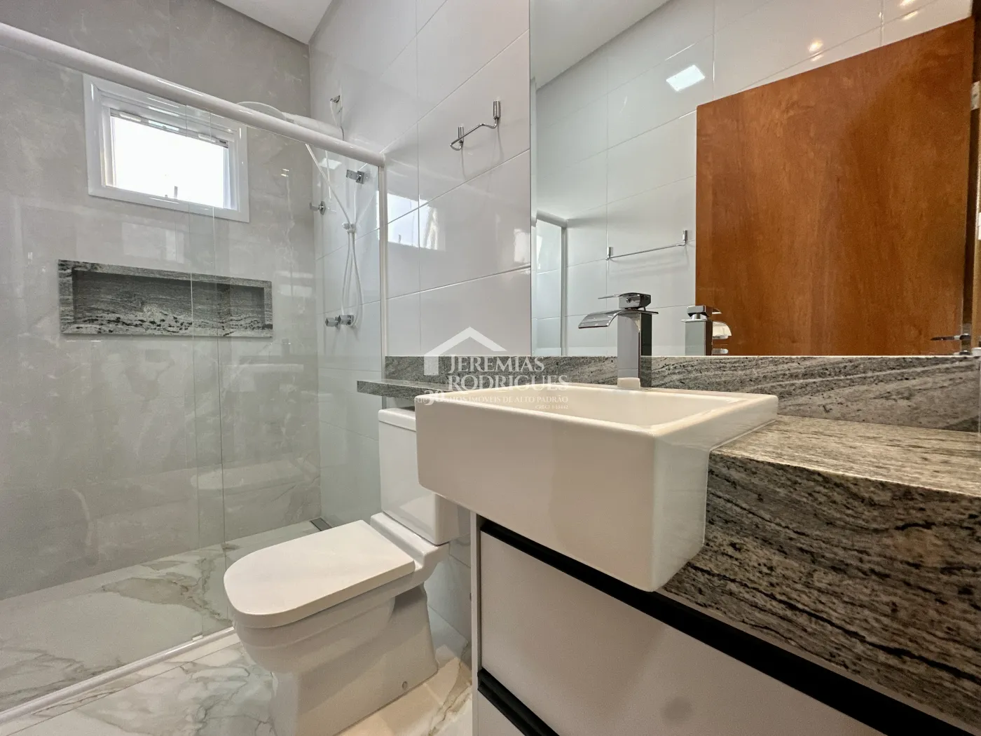 Casa com 3 dormitórios, 169,20 m² - Condomínio Ouro Ville - Taubaté/SP.