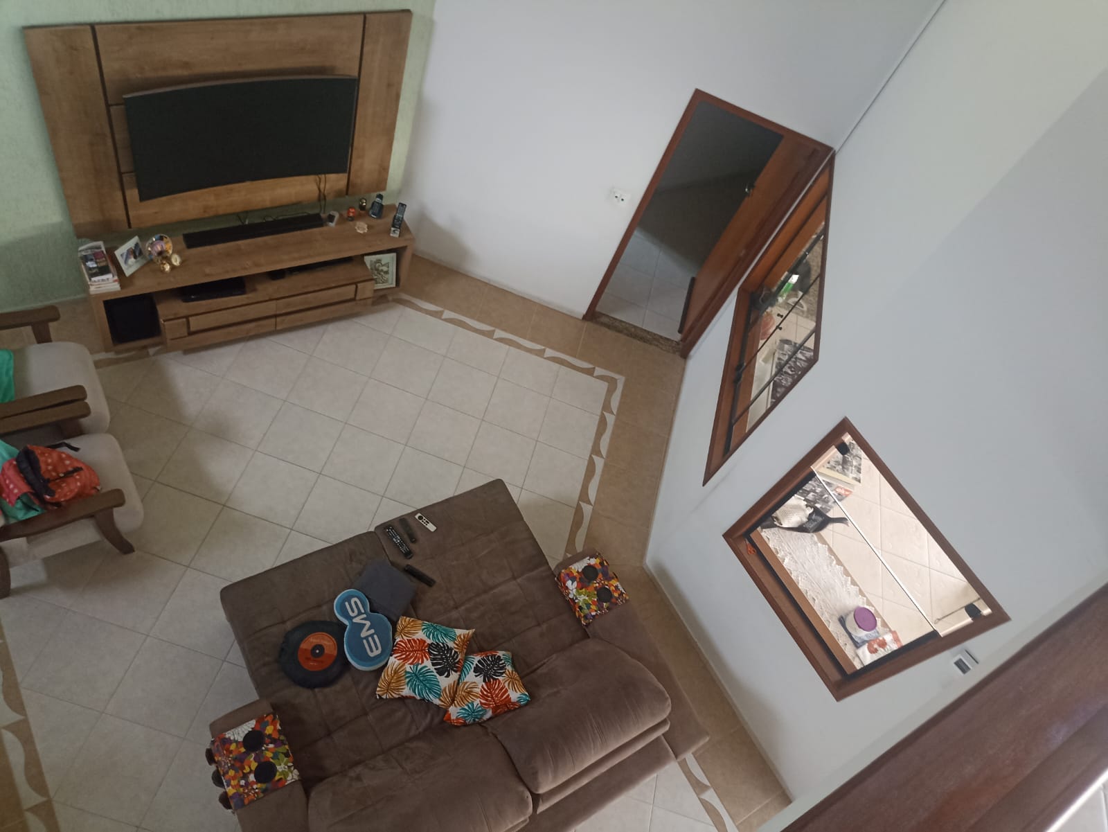 Casa à venda com 3 dormitórios no Condomínio Real Ville em Pindamonhangaba/SP.