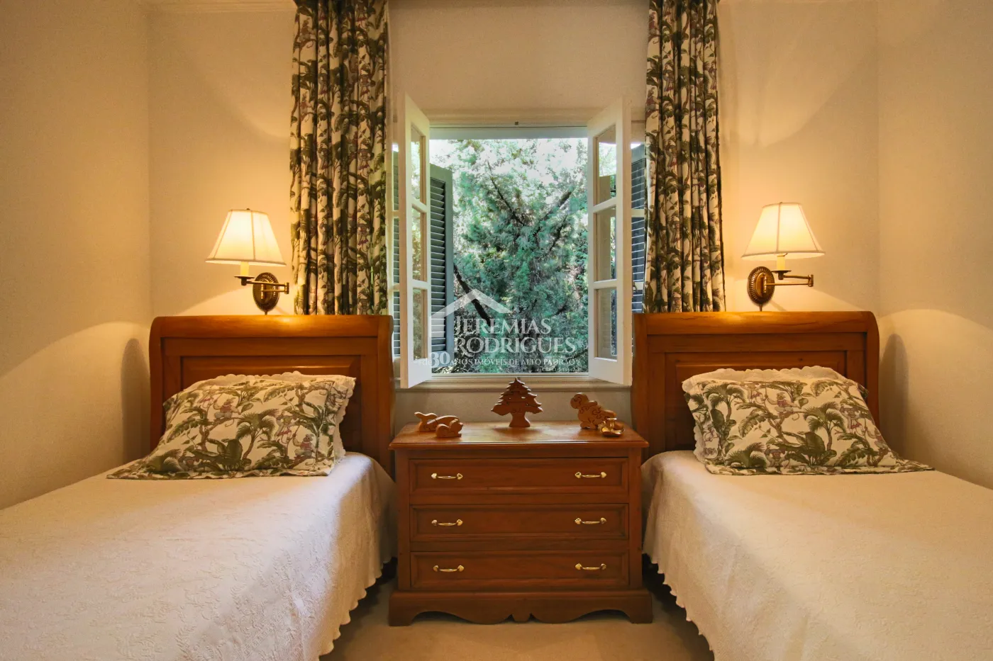 Sobrado com 6 suítes, 615 m² - Vila Inglesa - Campos do Jordão/SP.