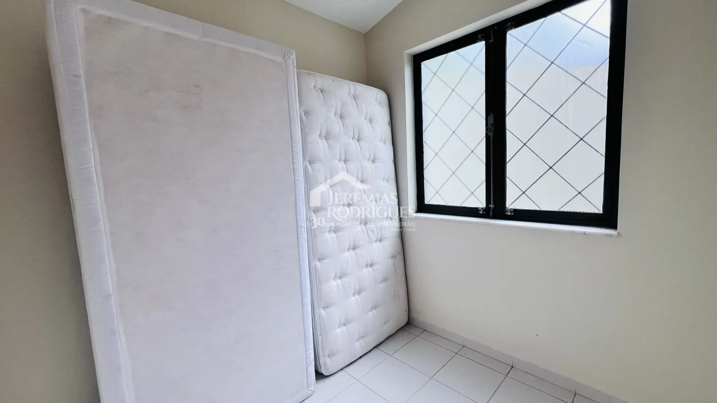 Casa com 8 dormitórios, 900 m² - Condomínio Portal da Serra - Taubaté/SP