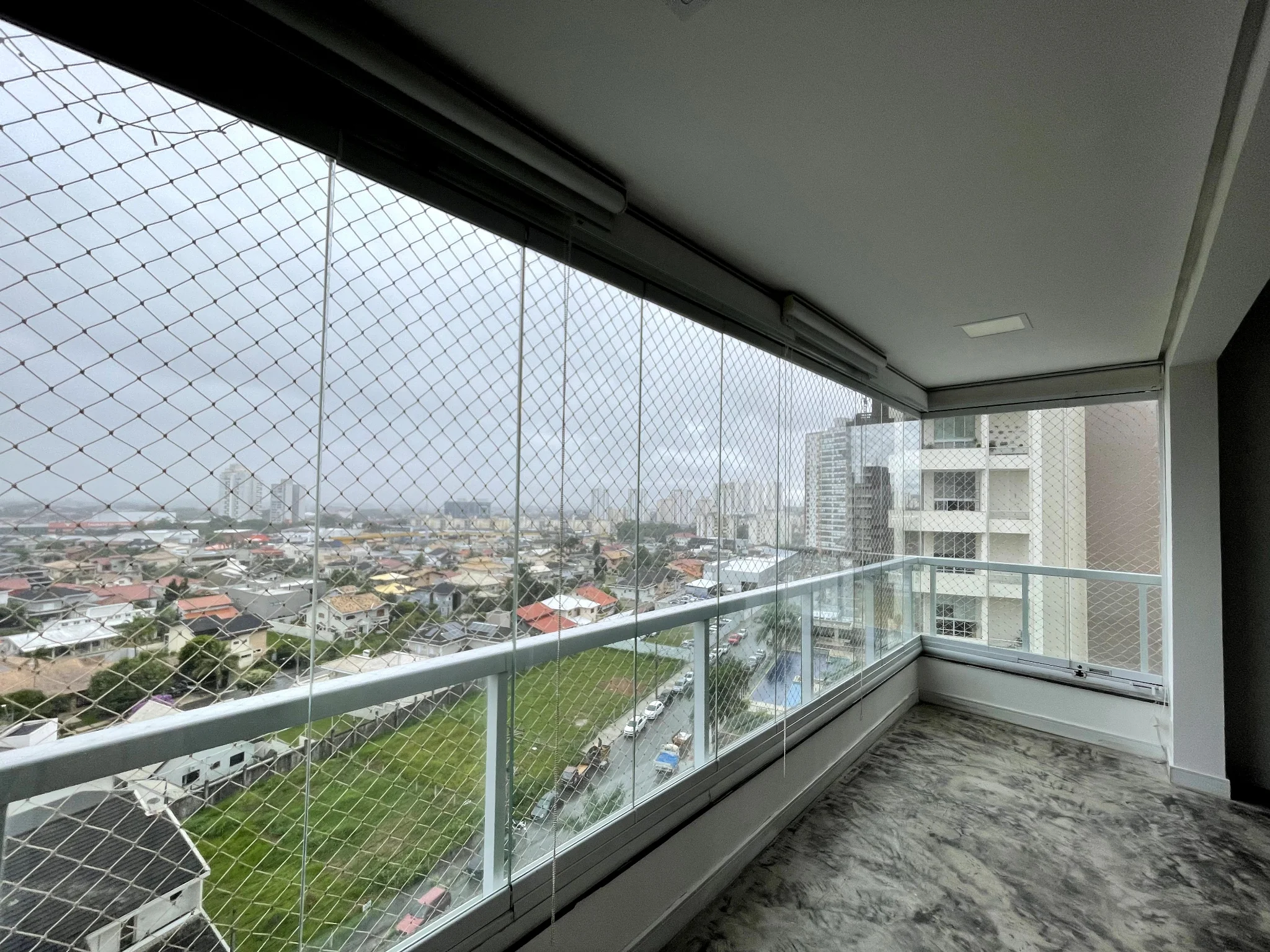 Apartamento para venda com 3 dormitórios no Edifício Vert Residence em Taubaté/SP. 